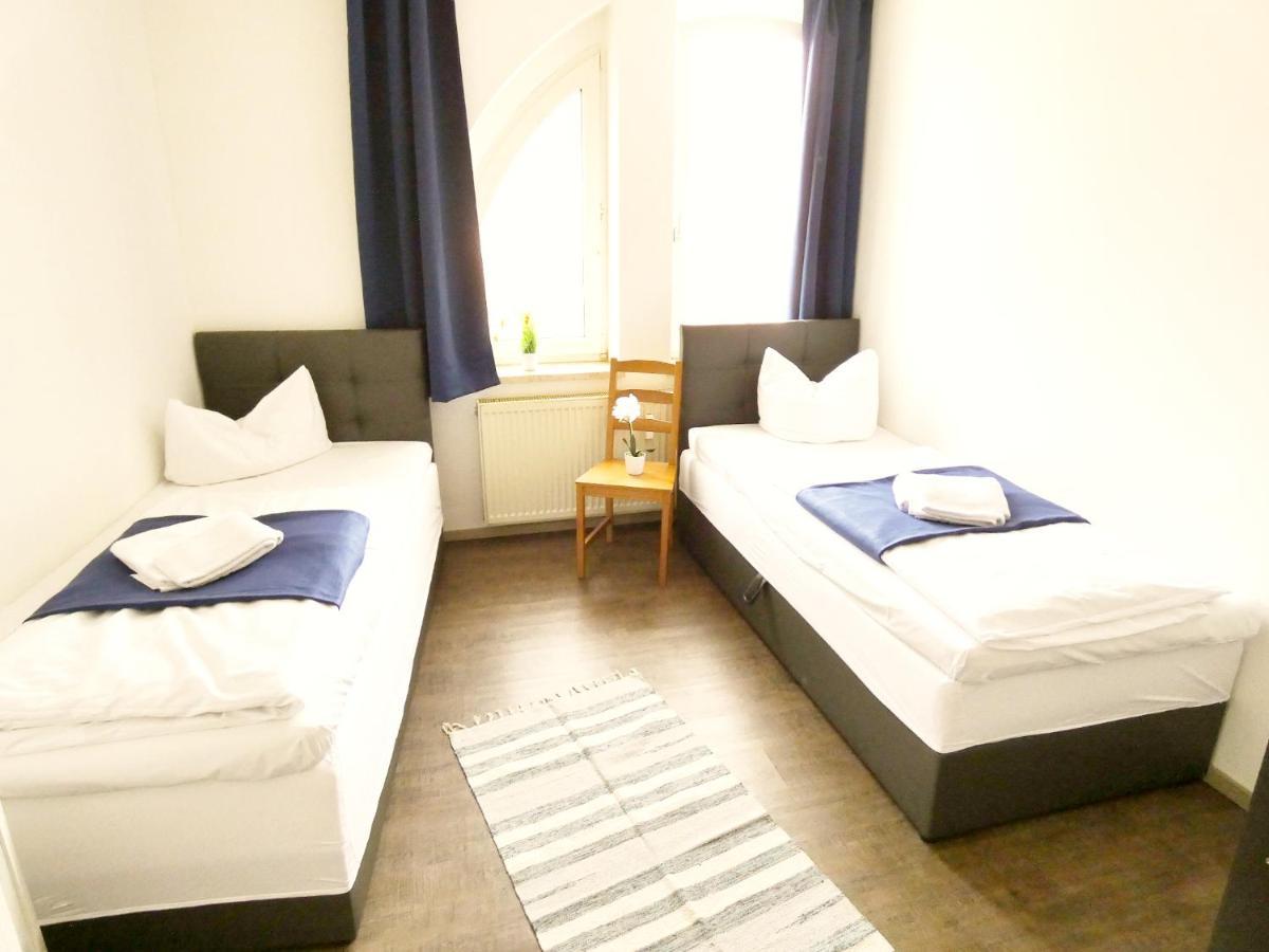 SUNNYHOME Monteurwohnungen und Apartments in Schwandorf Exterior foto