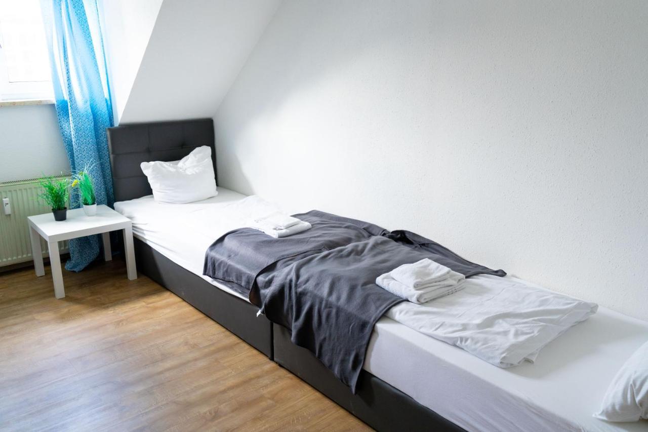 SUNNYHOME Monteurwohnungen und Apartments in Schwandorf Exterior foto